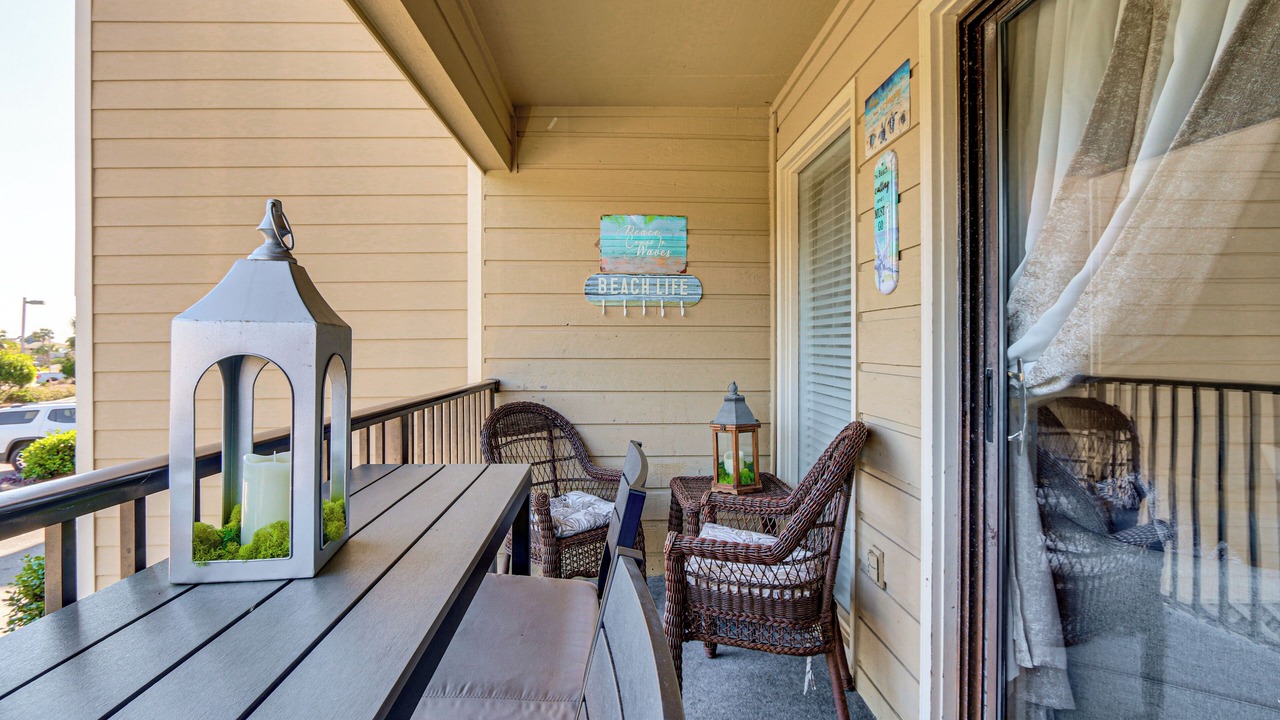 Photo of Patio Balcony in Folly Field