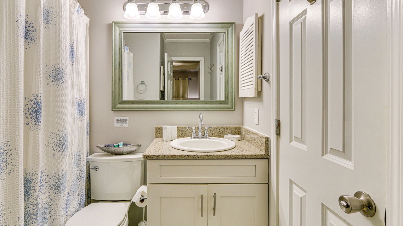 Photo of Bathroom in Folly Field