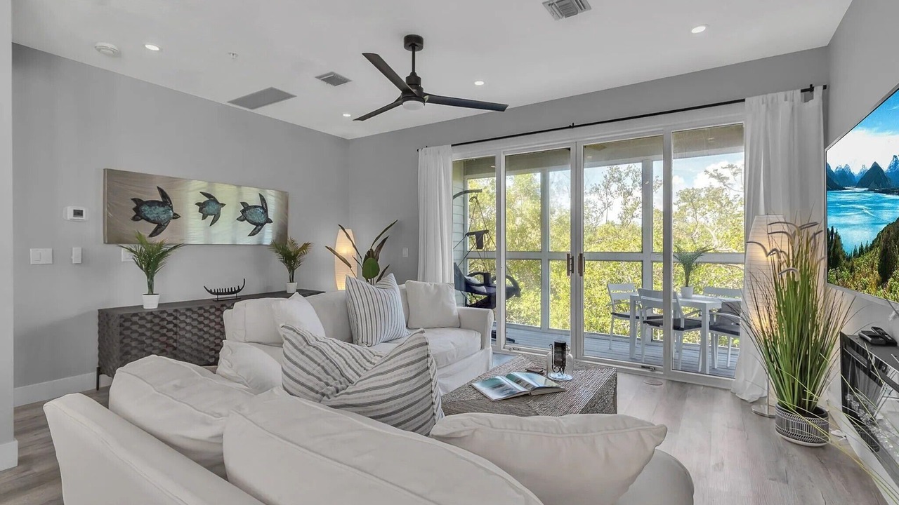 Photo of Livingroom in Whitney Beach