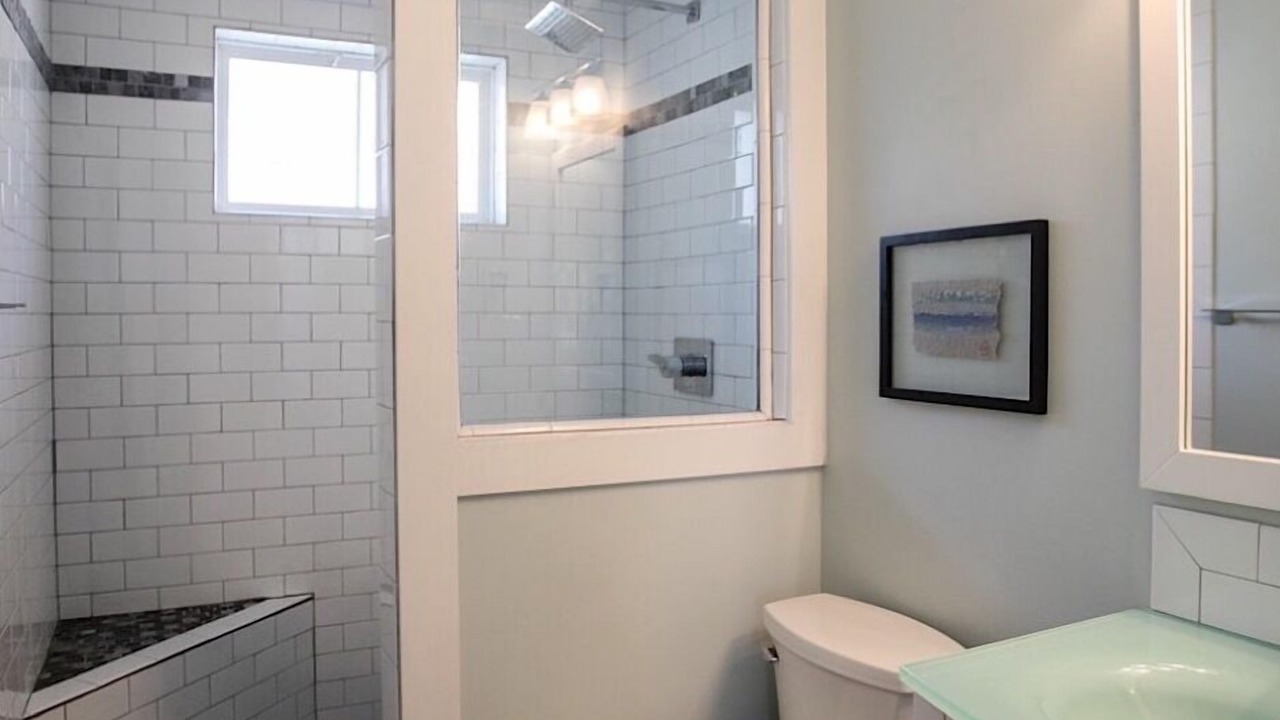 Photo of Bathroom in Normandy Shores