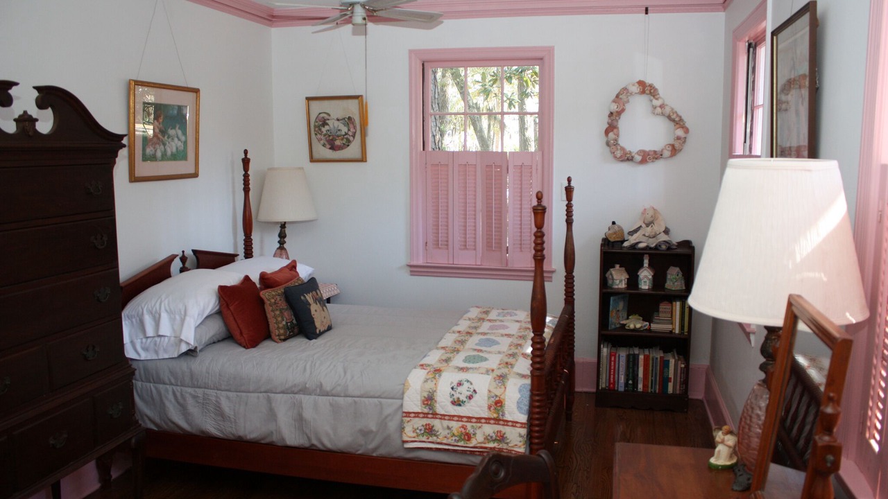 Photo of Bedroom in Pigeon Point