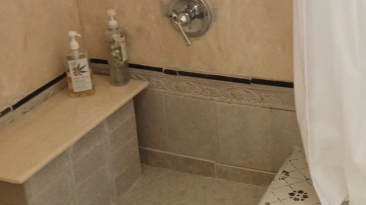 Photo of Bathroom in Sun 'N Lake