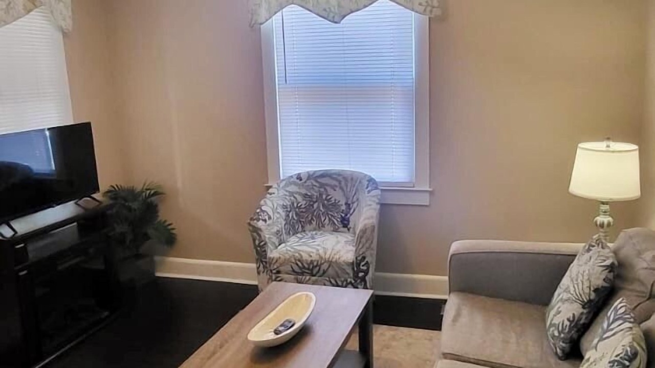 Photo of Livingroom in Historic District