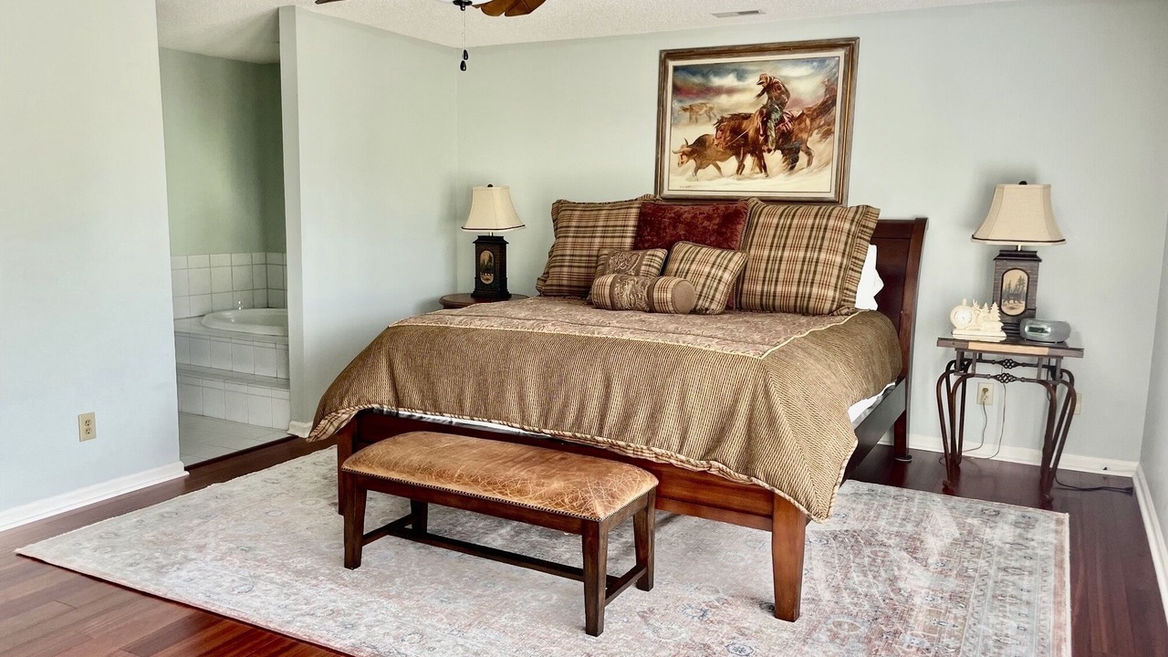 Photo of Bedroom in Townville