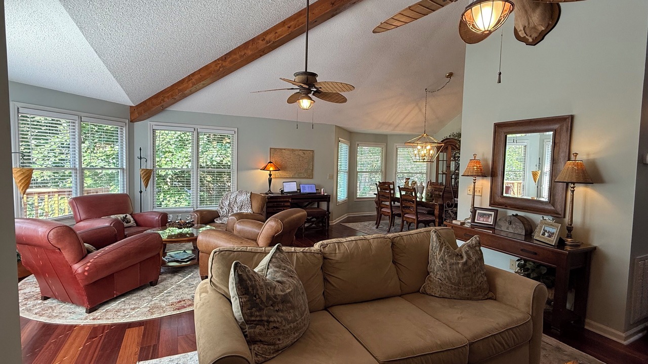 Photo of Livingroom in Townville