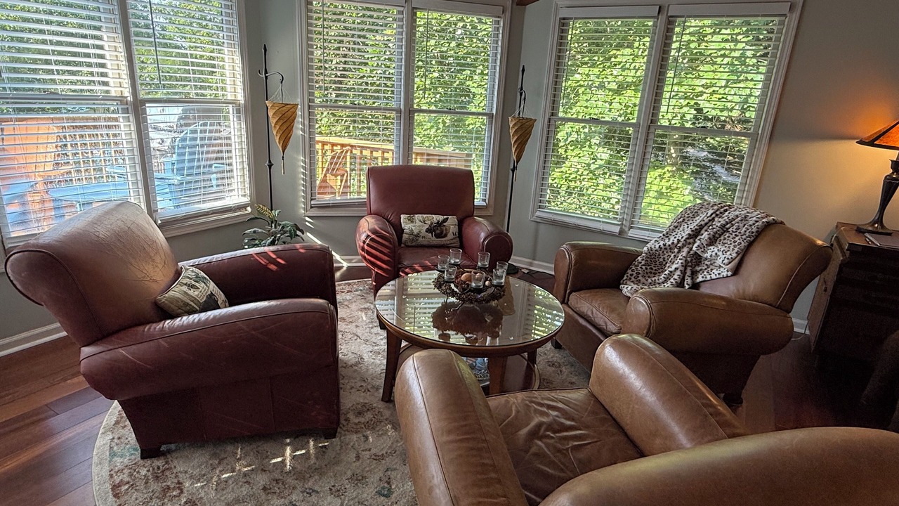Photo of Livingroom in Townville