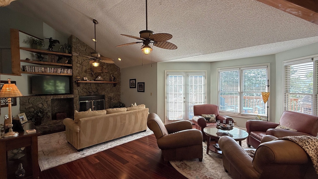 Photo of Livingroom in Townville