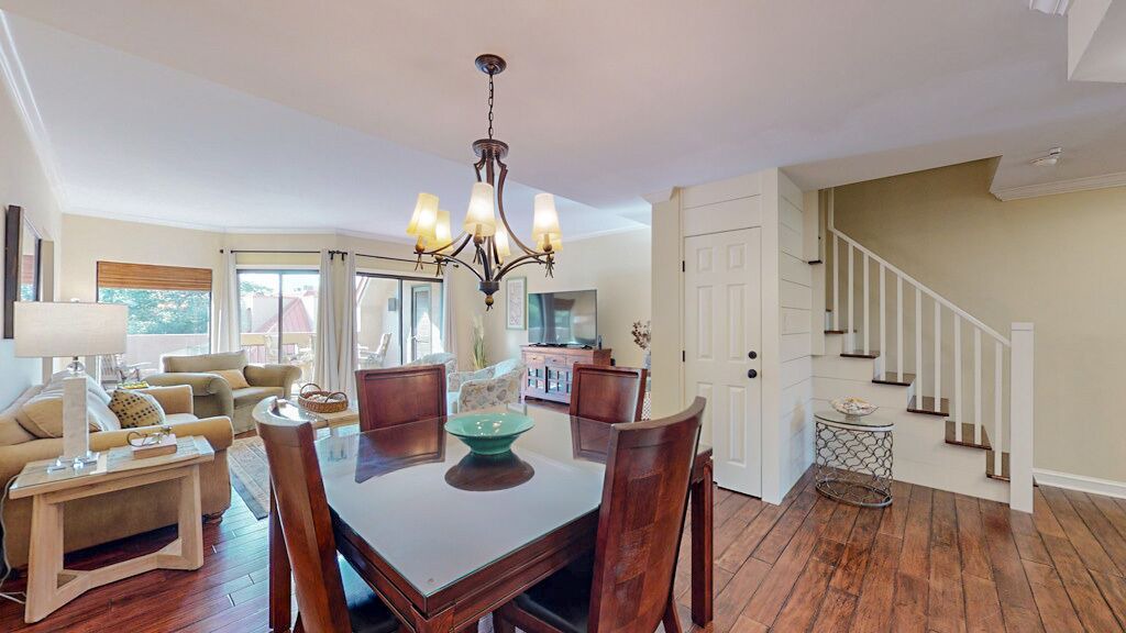 Photo of Livingroom in Shelter Cove