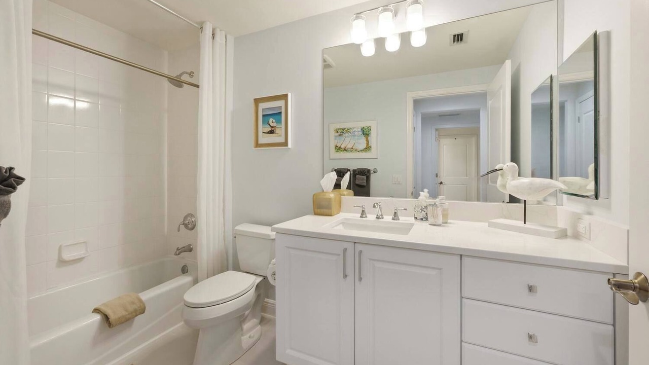 Photo of Bathroom in Royal Harbor