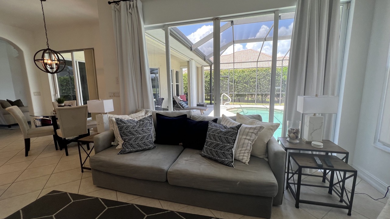 Photo of Livingroom in Masters Reserve