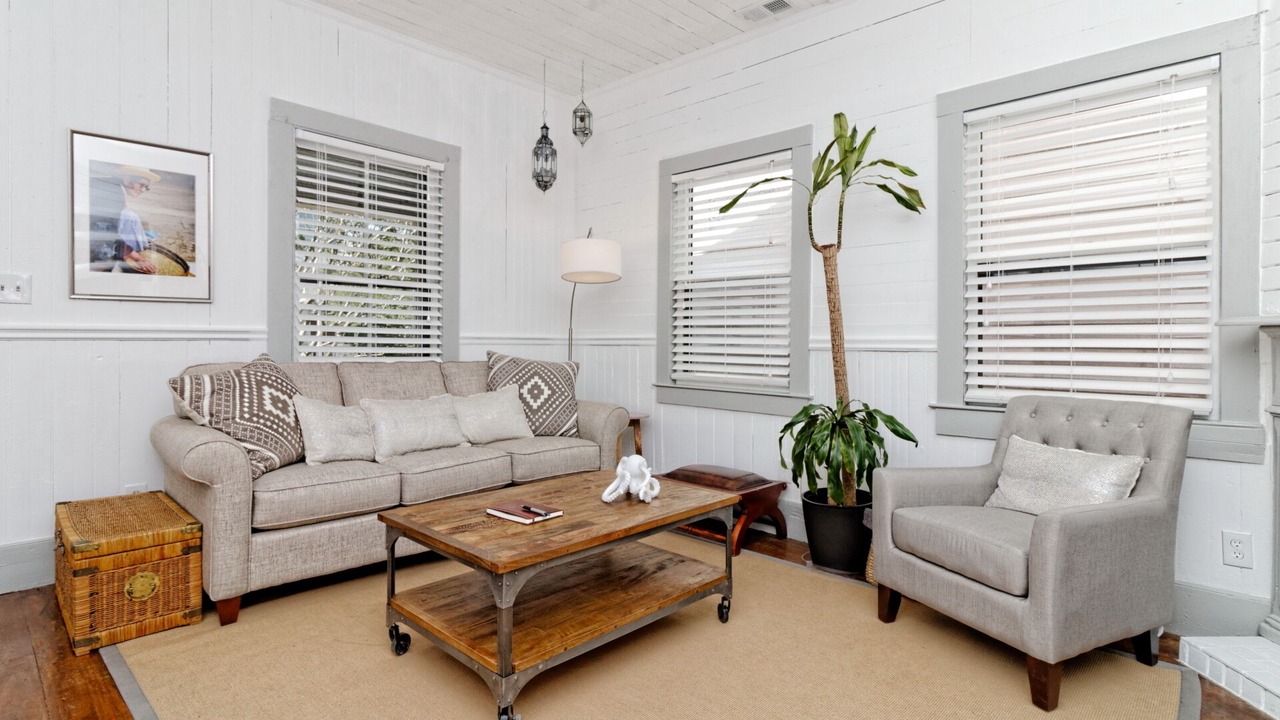 Photo of Livingroom in Beach Institute