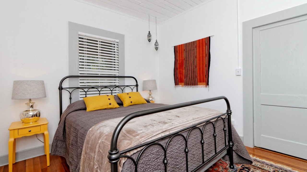 Photo of Bedroom in Beach Institute