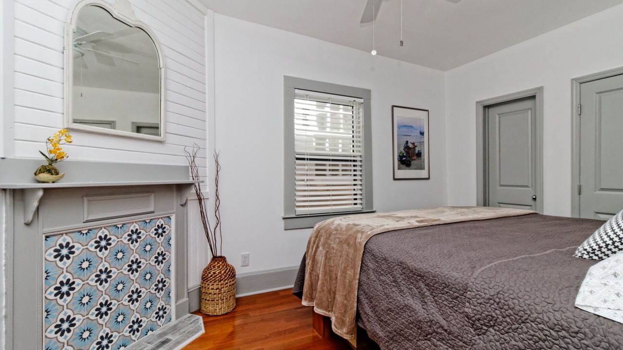 Photo of Bedroom in Beach Institute