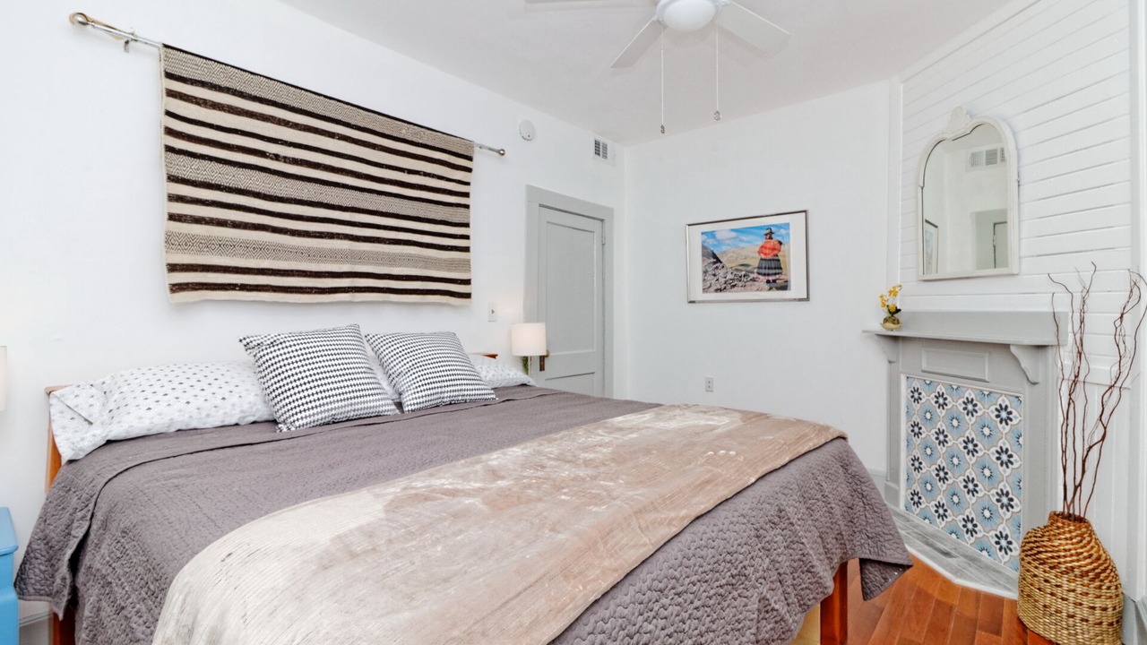 Photo of Bedroom in Beach Institute