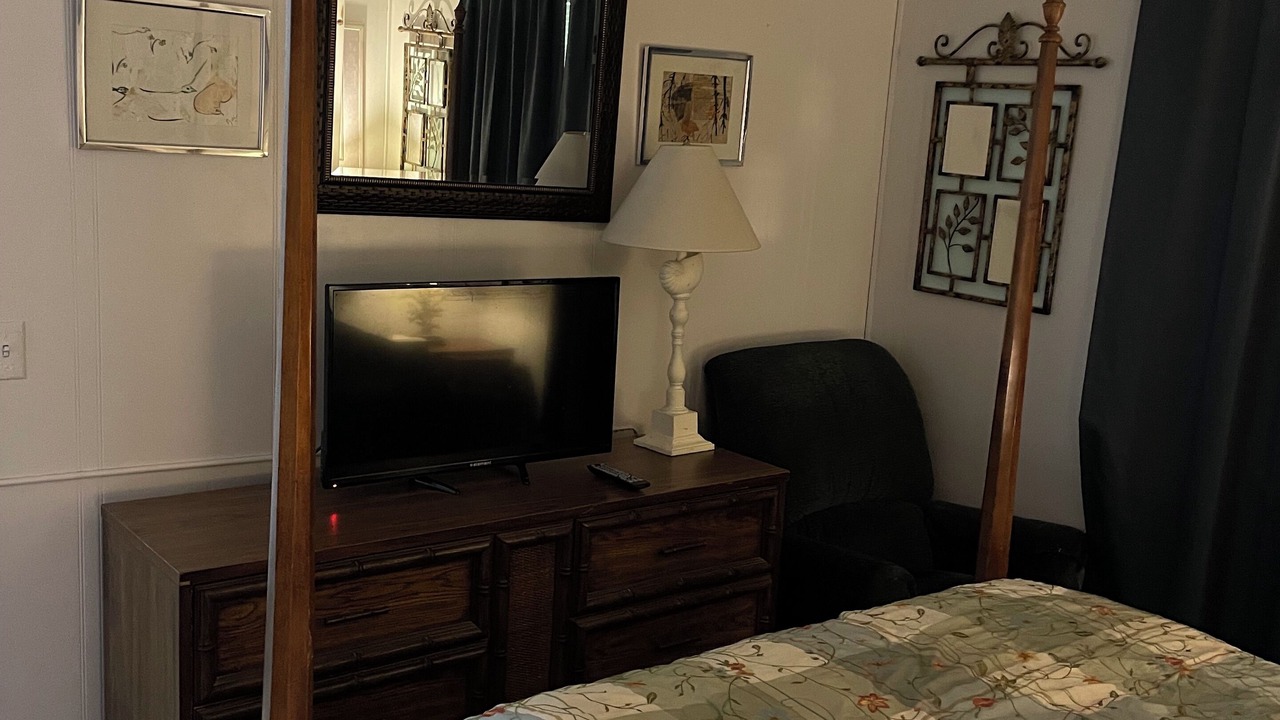 Photo of Bedroom in Folly Field
