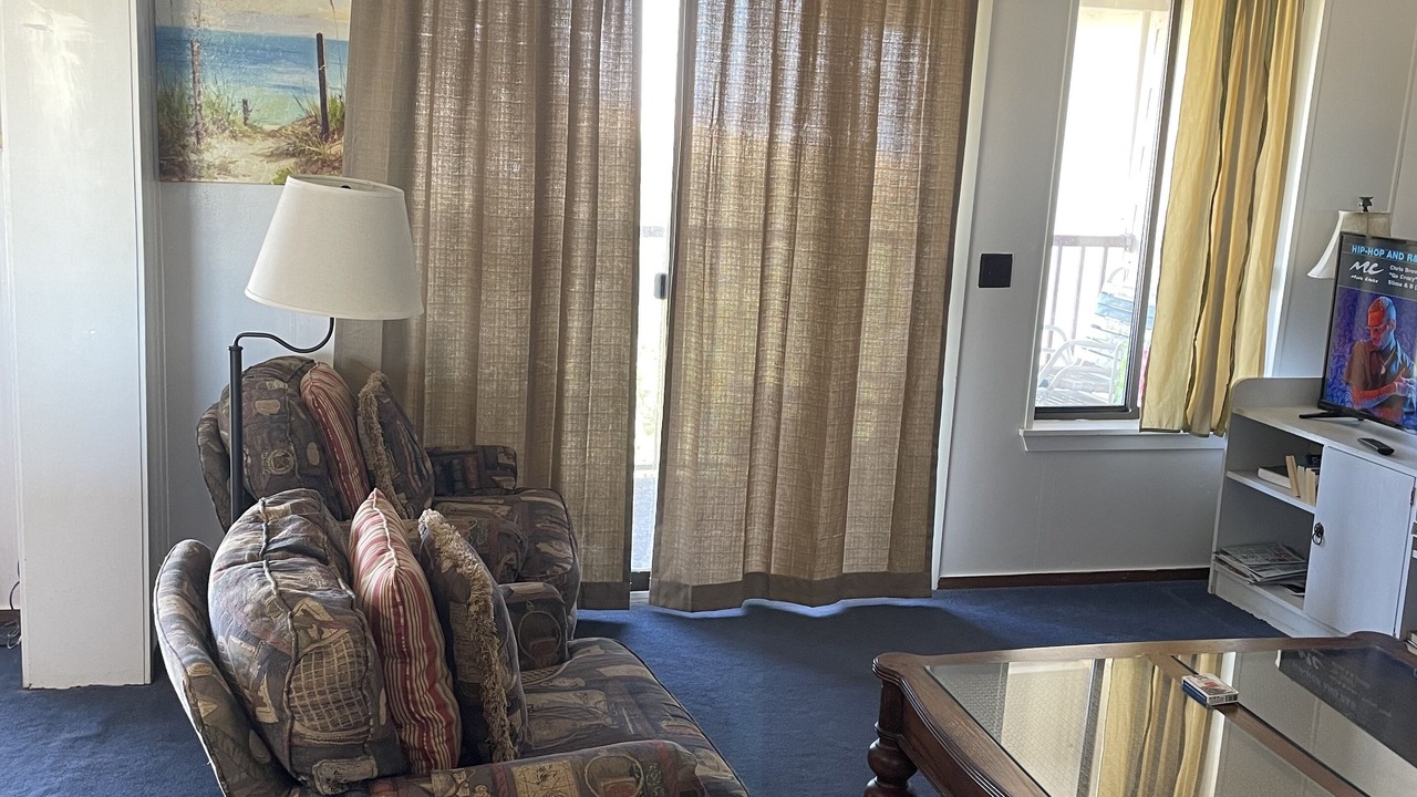 Photo of Livingroom in Folly Field
