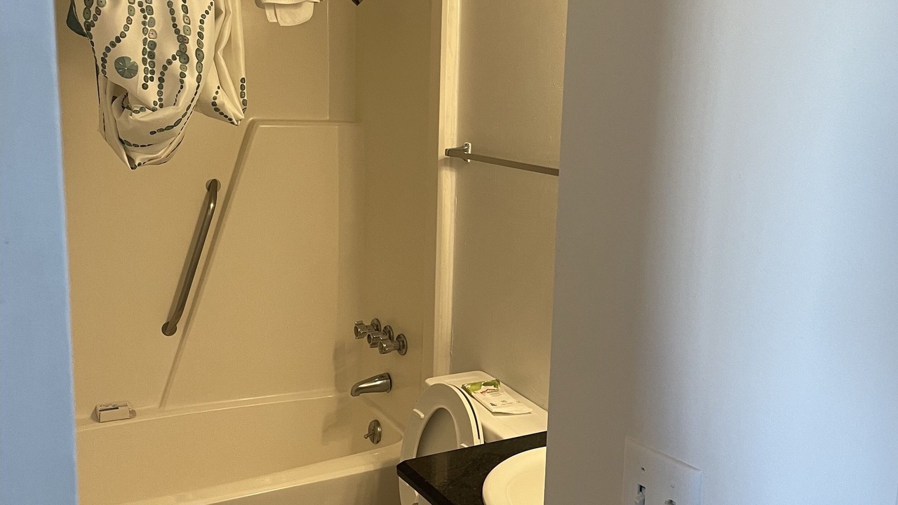 Photo of Bathroom in Folly Field