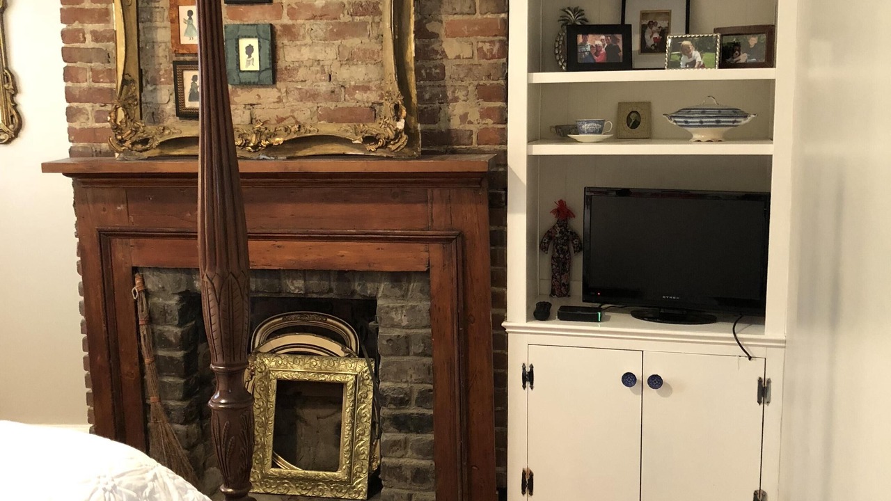 Photo of Livingroom in Historic District - North