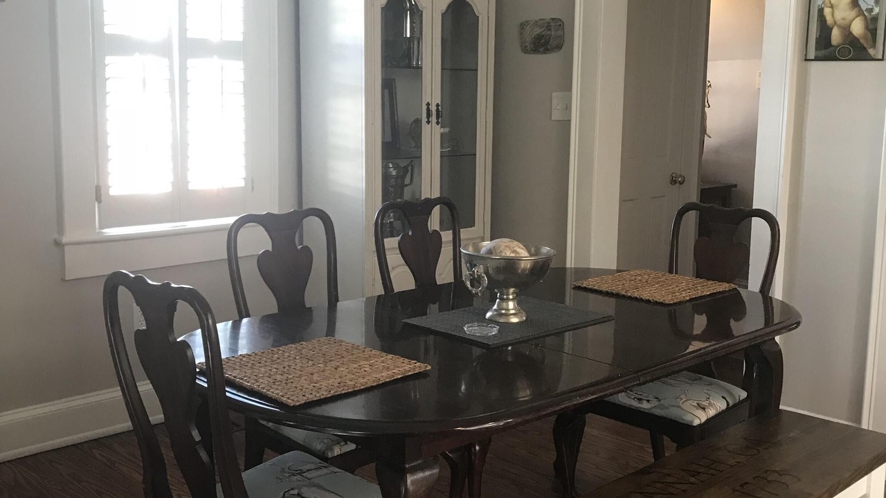 Photo of Livingroom in Historic District - North
