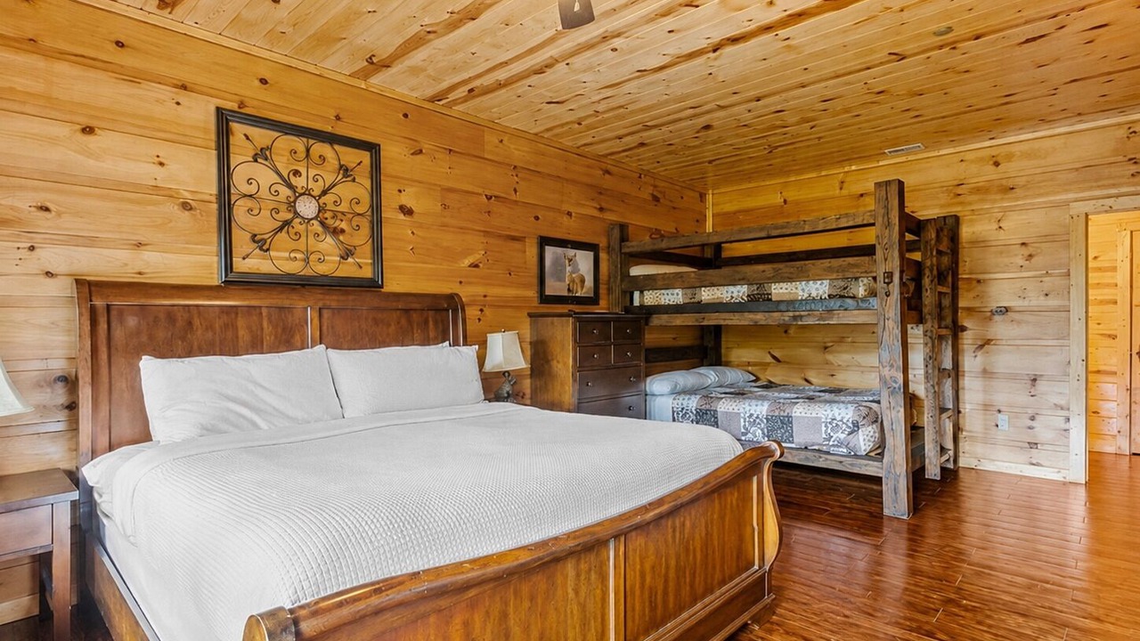 Photo of Bedroom in Pittman Center