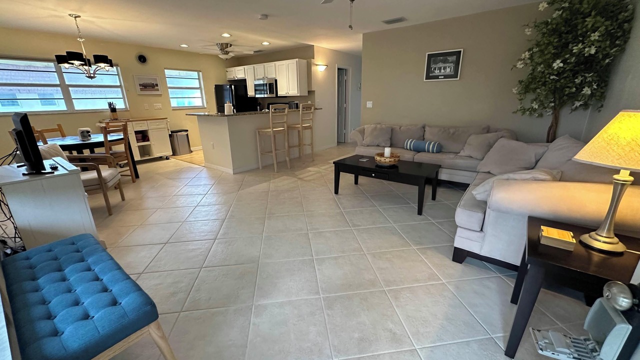 Photo of Livingroom in Indian River Shores