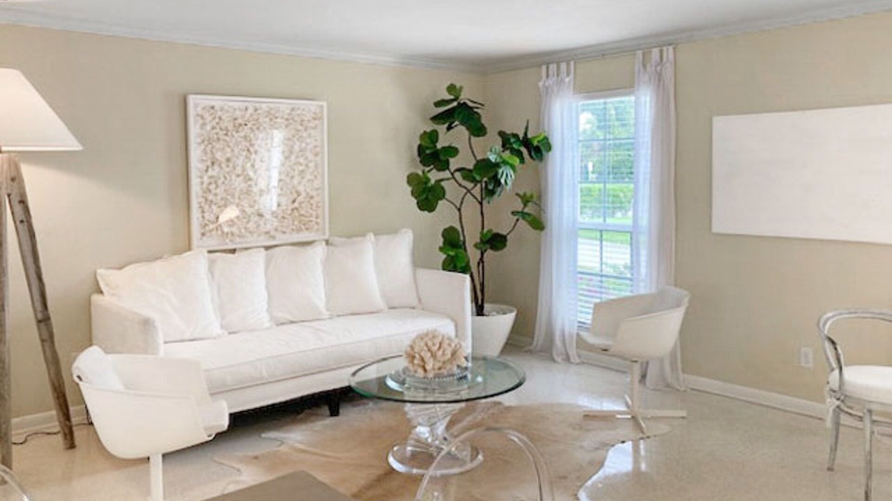 Photo of Livingroom in Indian River Shores