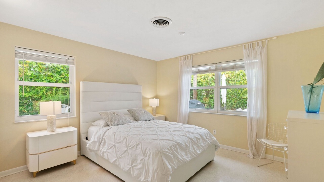 Photo of Bedroom in Indian River Shores