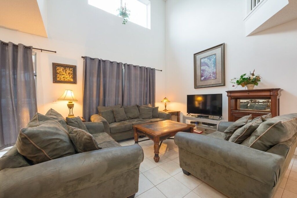 Photo of Livingroom in Seasons