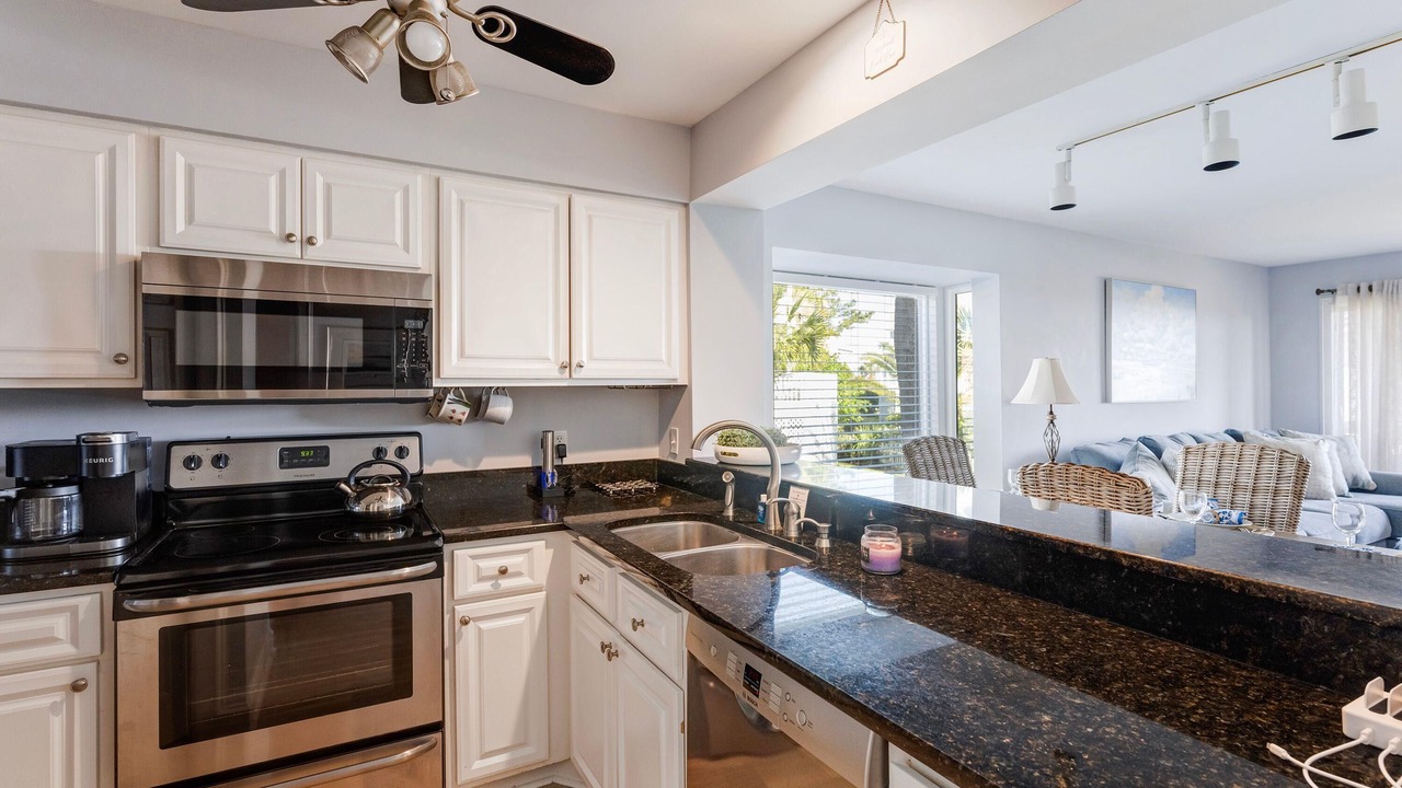 Photo of Kitchen in Oceanmarsh Subdivision