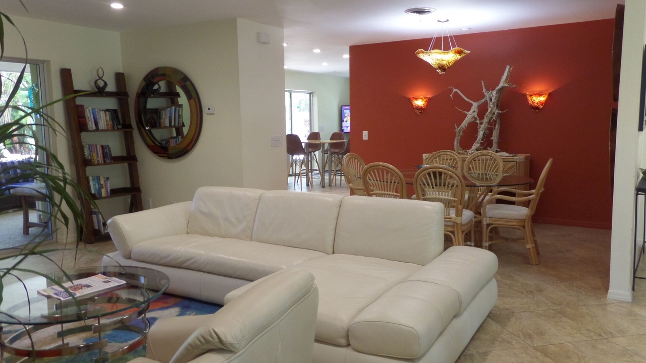 Photo of Livingroom in Central Beach