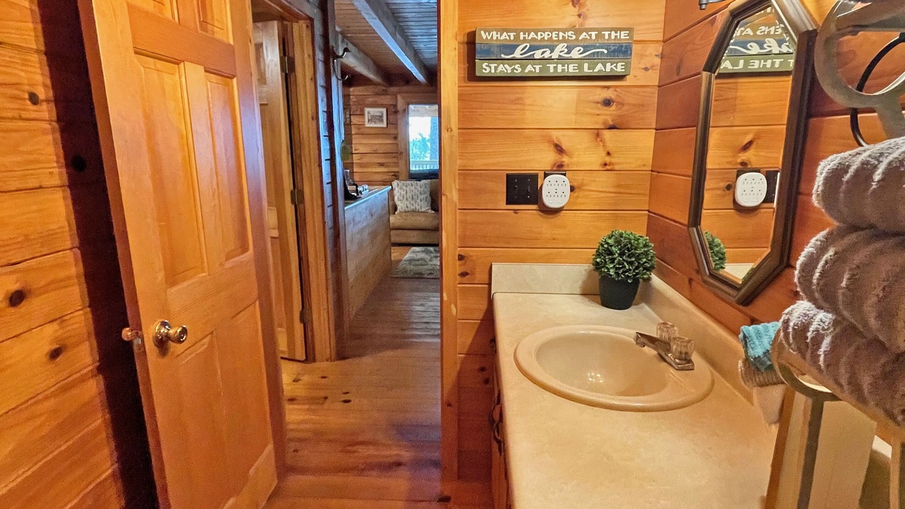 Photo of Bathroom in McCormick County