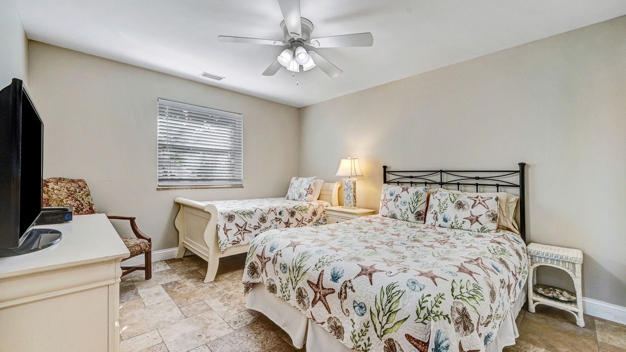 Photo of Bedroom in Floridana Beach