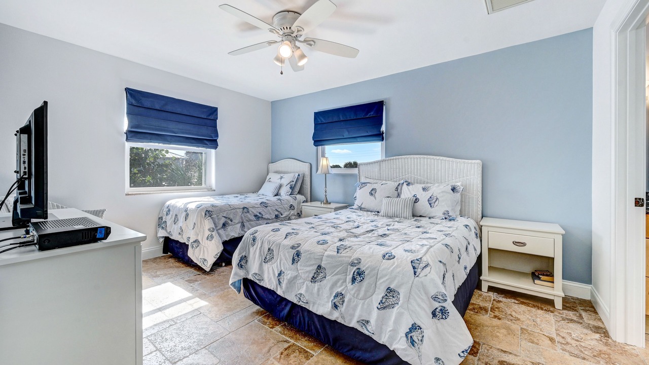 Photo of Bedroom in Floridana Beach
