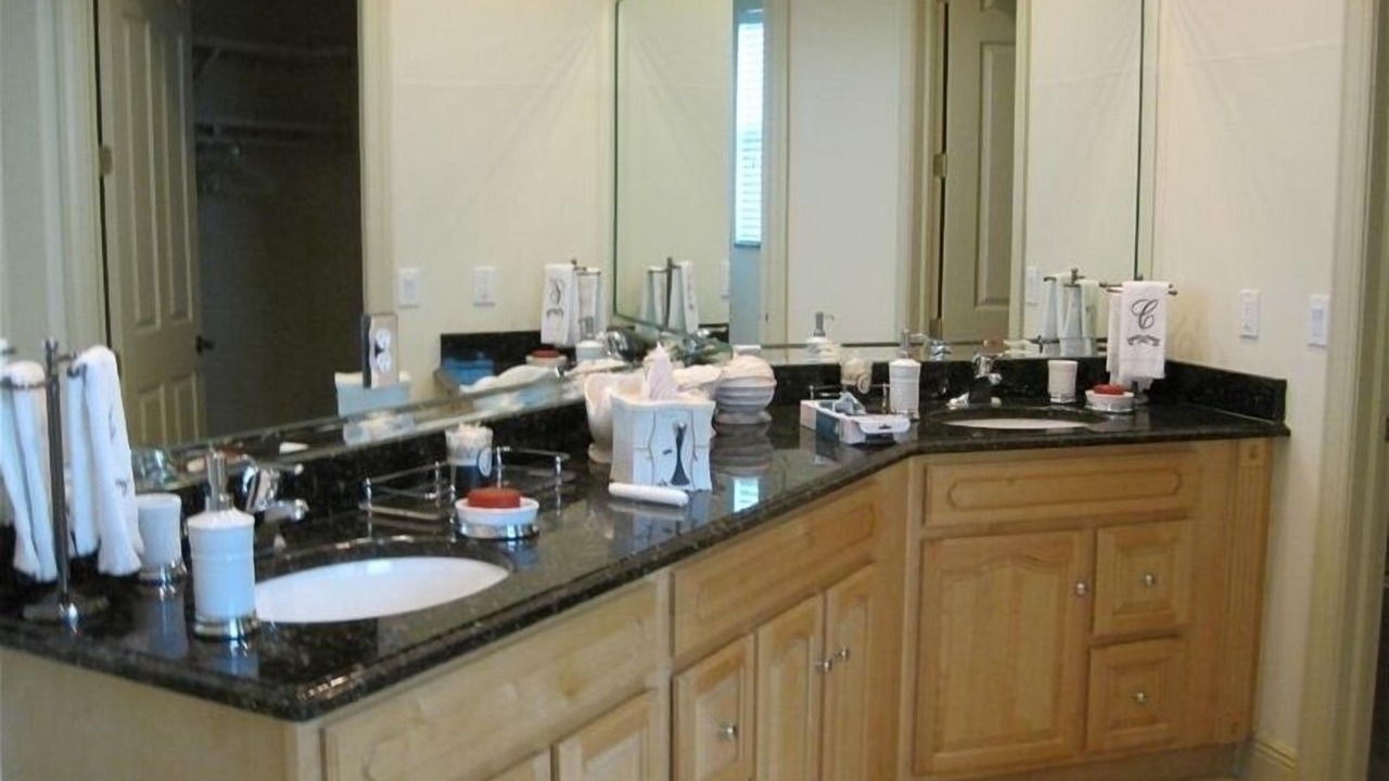 Photo of Bathroom in Naples