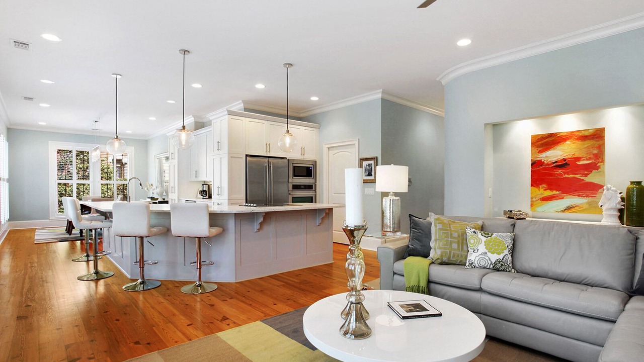 Photo of Livingroom in Historic District - North