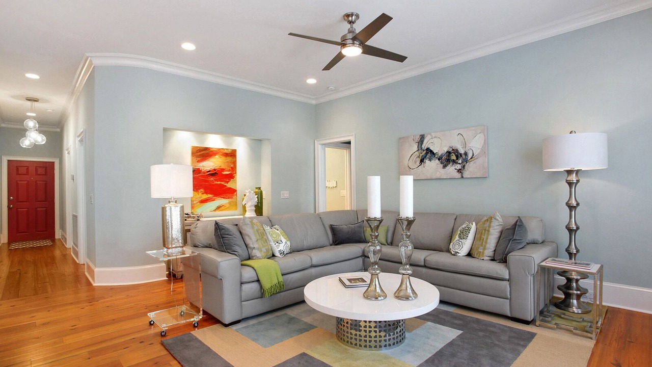 Photo of Livingroom in Historic District - North