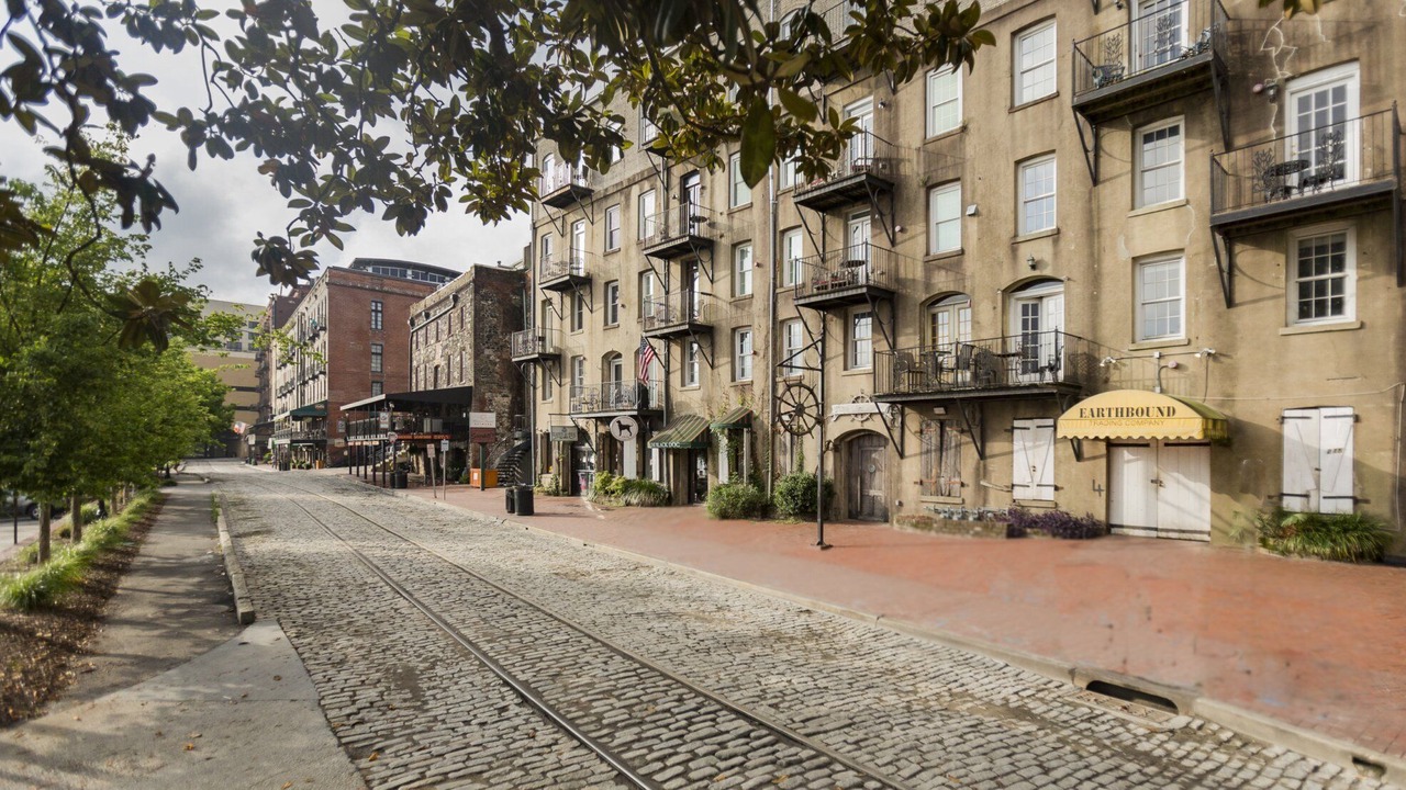 Photo of Others in Historic District - North