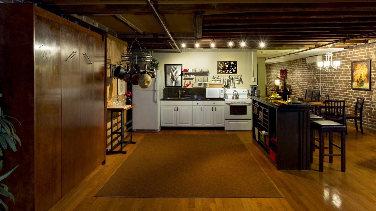 Photo of Bedroom in Historic District - North
