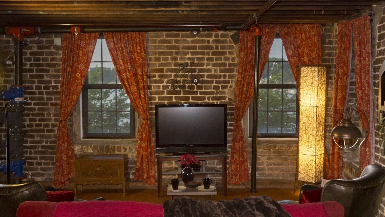 Photo of Bedroom in Historic District - North