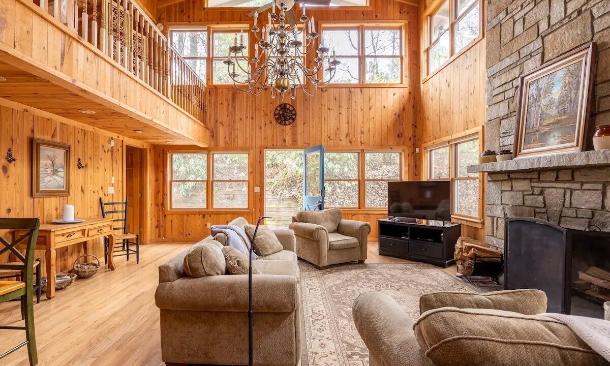 Photo of Livingroom in Highlands Hills