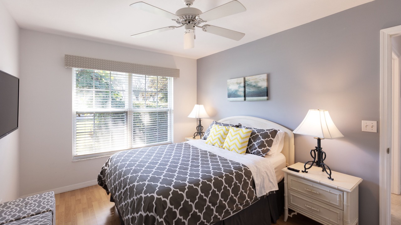Photo of Bedroom in Crown Pointe