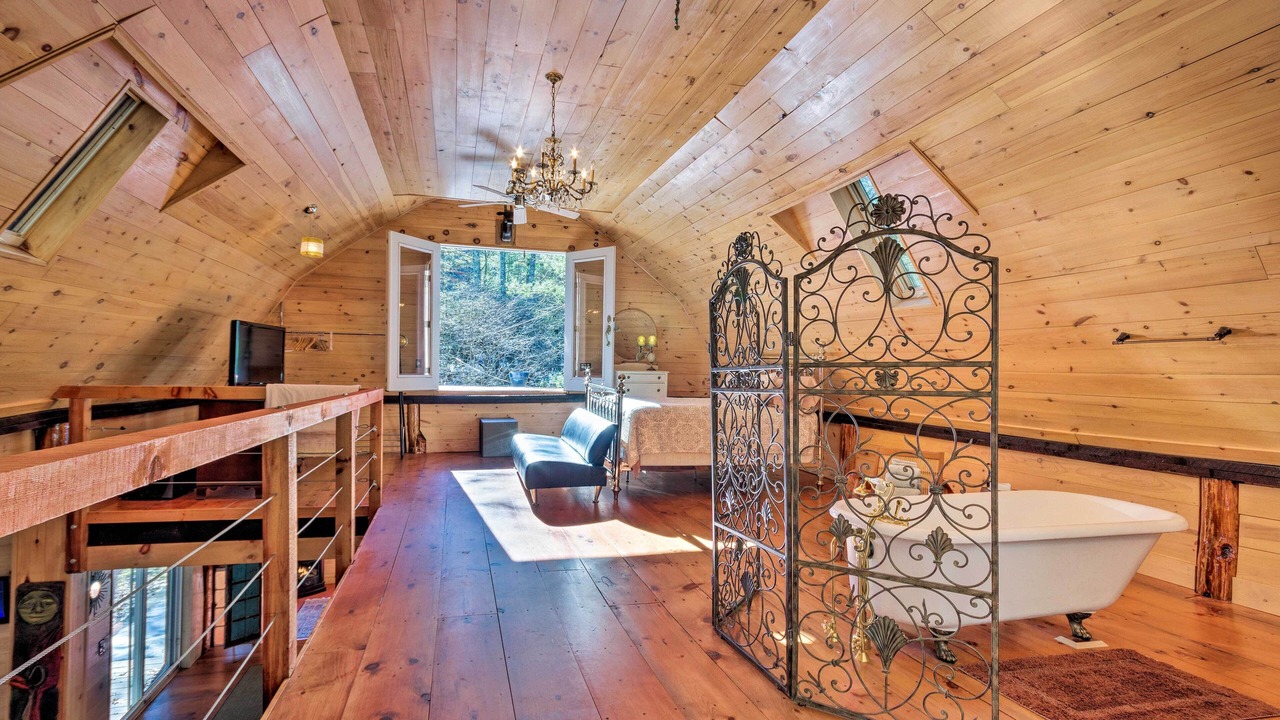 Photo of Bedroom in Cullowhee
