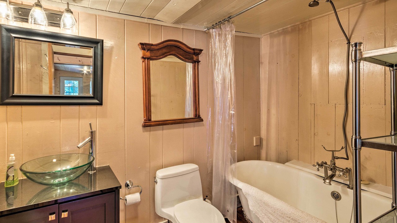 Photo of Bathroom in Cullowhee