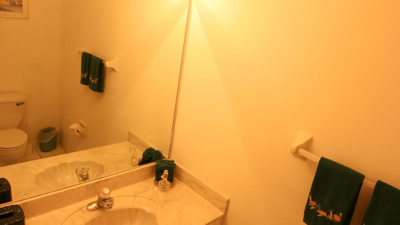Photo of Bathroom in Crown Pointe
