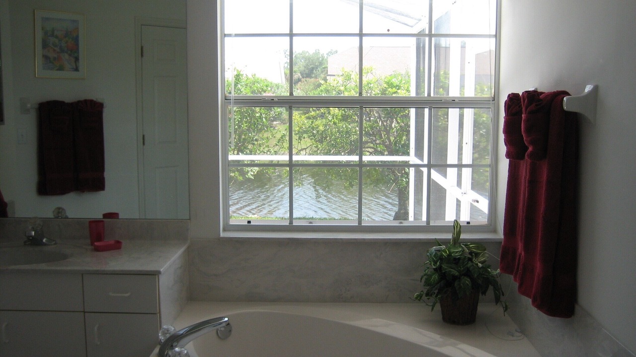 Photo of Bathroom in Crown Pointe