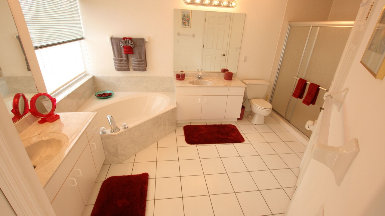 Photo of Bathroom in Crown Pointe