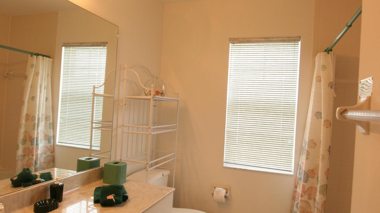 Photo of Bathroom in Crown Pointe