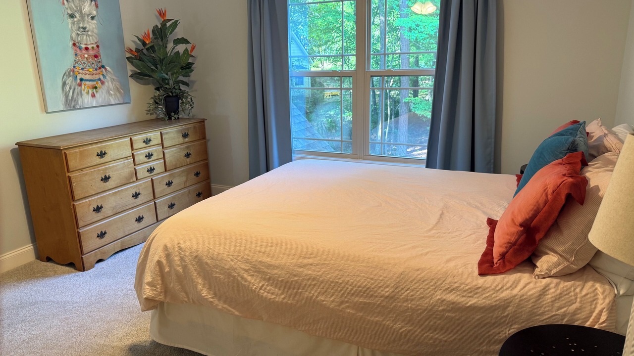 Photo of Bedroom in Seneca