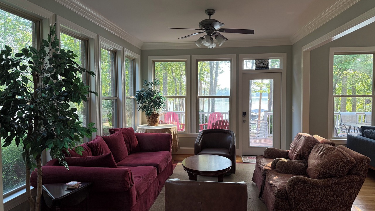 Photo of Livingroom in Seneca