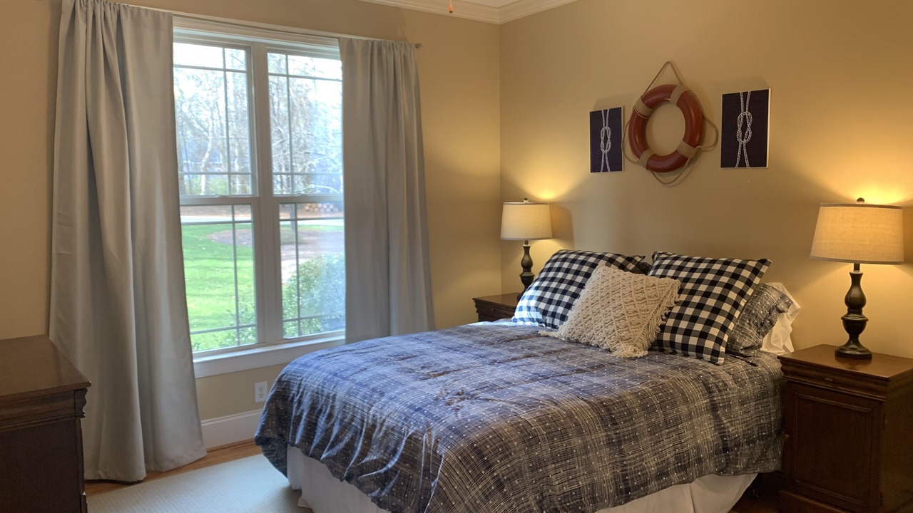 Photo of Bedroom in Seneca